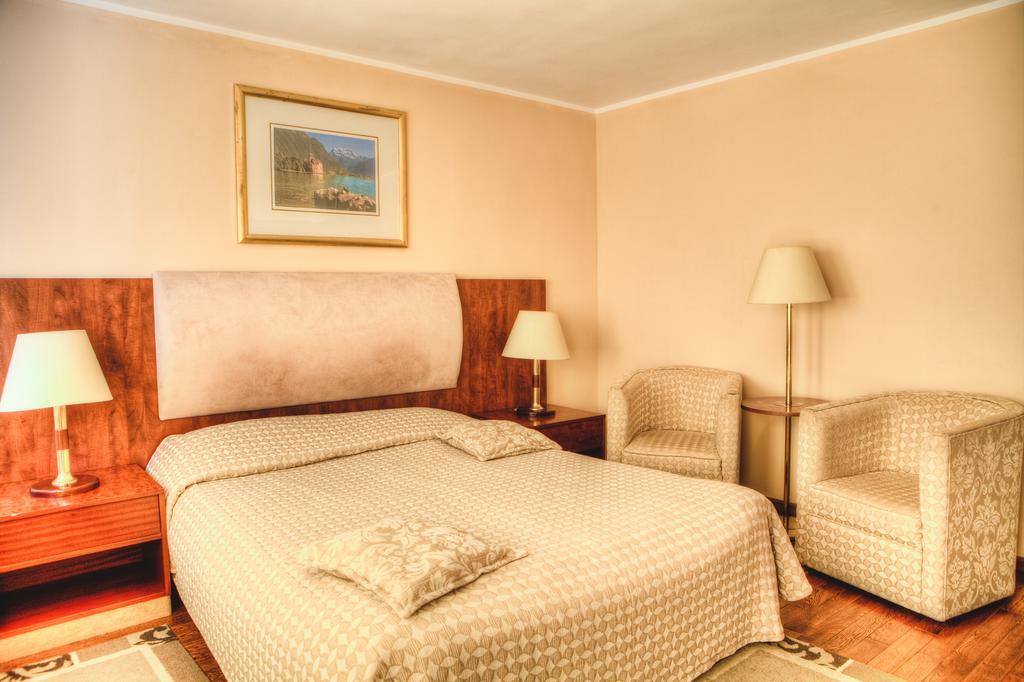 Vila Pinul Si Mesteacanul Hotel Poiana Brasov Buitenkant foto