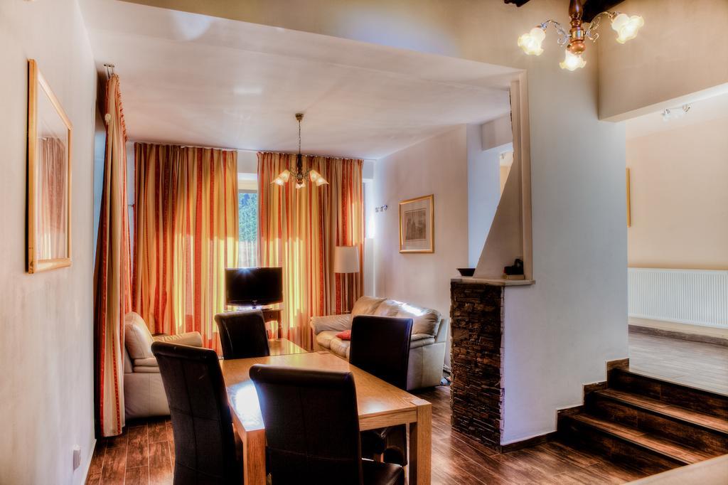 Vila Pinul Si Mesteacanul Hotel Poiana Brasov Buitenkant foto