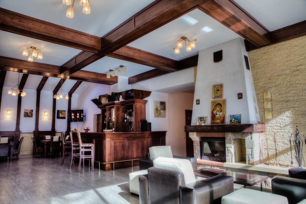 Vila Pinul Si Mesteacanul Hotel Poiana Brasov Buitenkant foto